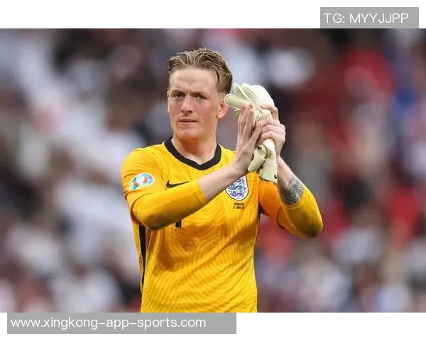 内维尔球星壁纸:回顾红魔传奇之路与精彩瞬间 内维尔球星壁纸:回顾红魔传奇之路与精彩瞬间